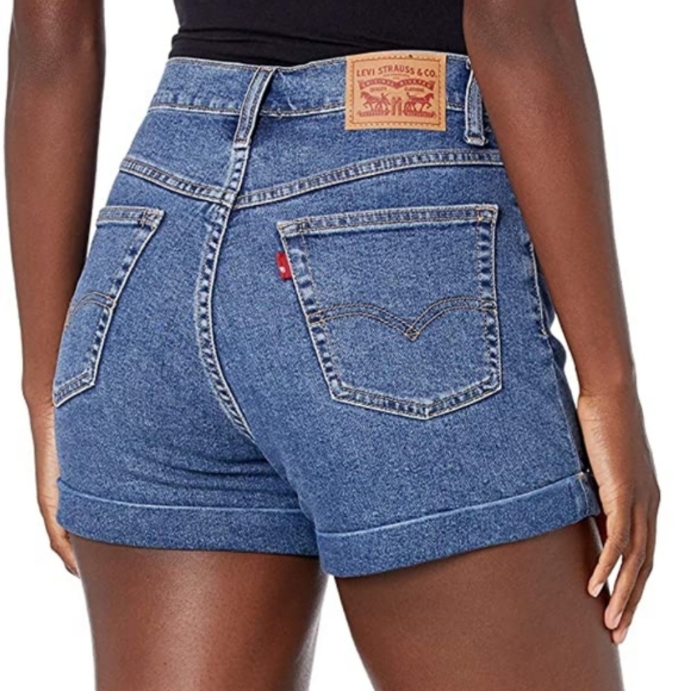 Levi's Mom Shorts in Babe Brigade Blue High Rise